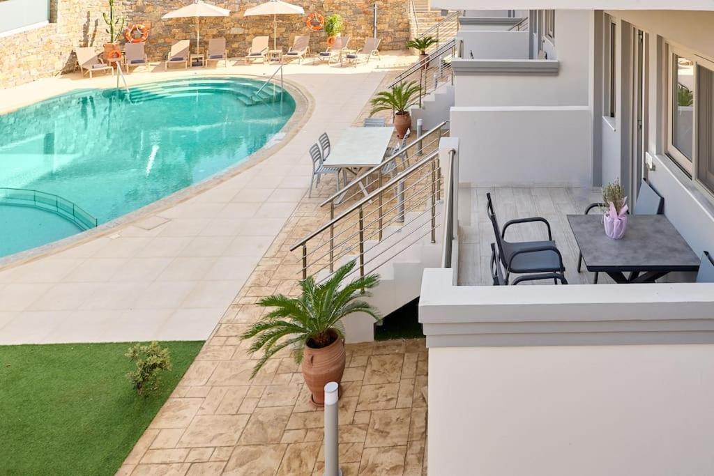 Superior Family Apartment W/Pool Dining Area Stavromenos Bagian luar foto