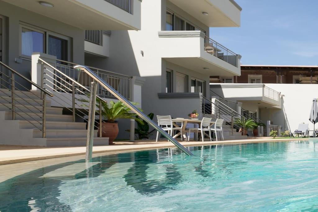 Superior Family Apartment W/Pool Dining Area Stavromenos Bagian luar foto