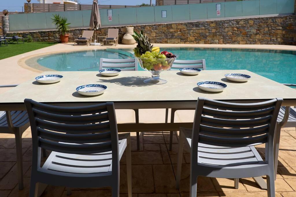 Superior Family Apartment W/Pool Dining Area Stavromenos Bagian luar foto